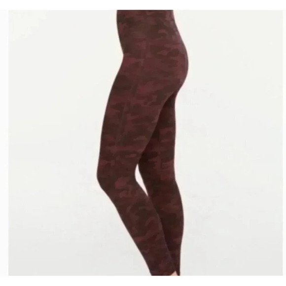 SPANX Leggings Women’s 2X Look At Me Now Camo Red - Picture 2 of 8